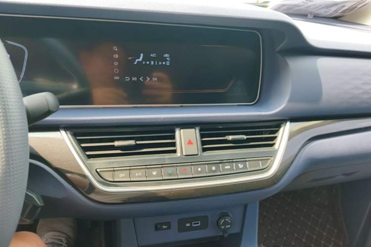Used BAW Ruisheng Ace M7 2025 1.6L Manual Standard Wheelbase Comfort Version 5 Seats Audio And AC Panel