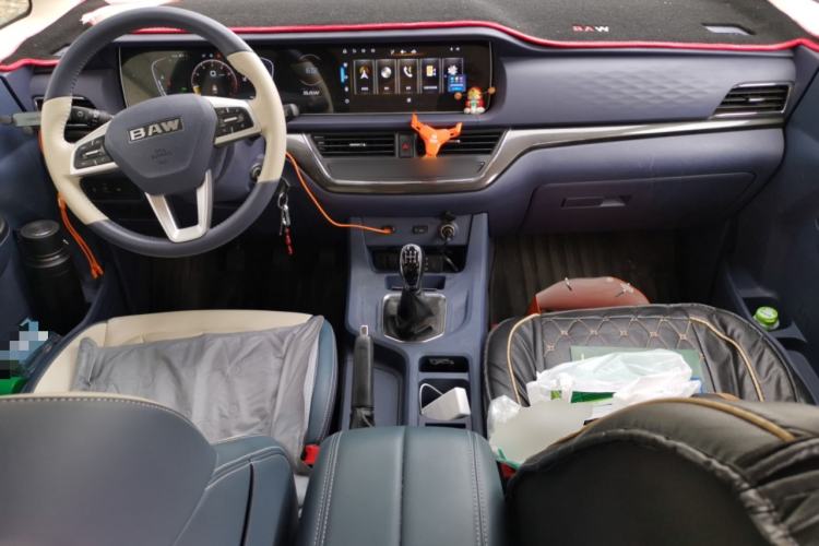 Used BAW Ruisheng Ace M7 2025 2.0L CNG Mid-Range Commercial Luxury Version 9 Seats Center Console