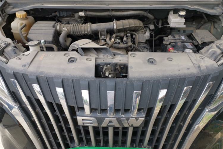 Used BAW Ruisheng Ace M7 2025 2.0L CNG Mid-Range Commercial Luxury Version 9 Seats Engine Bay