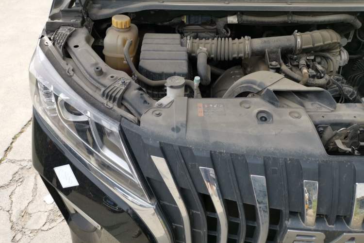 Used BAW Ruisheng Ace M7 2025 2.0L CNG Mid-Range Commercial Luxury Version 9 Seats Engine Bay Right