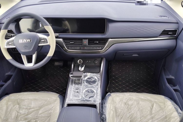 Used BAW Ruisheng Ace M7 2025 2.0L Automatic Long Wheelbase Flagship Version 7 Seats Interior 2