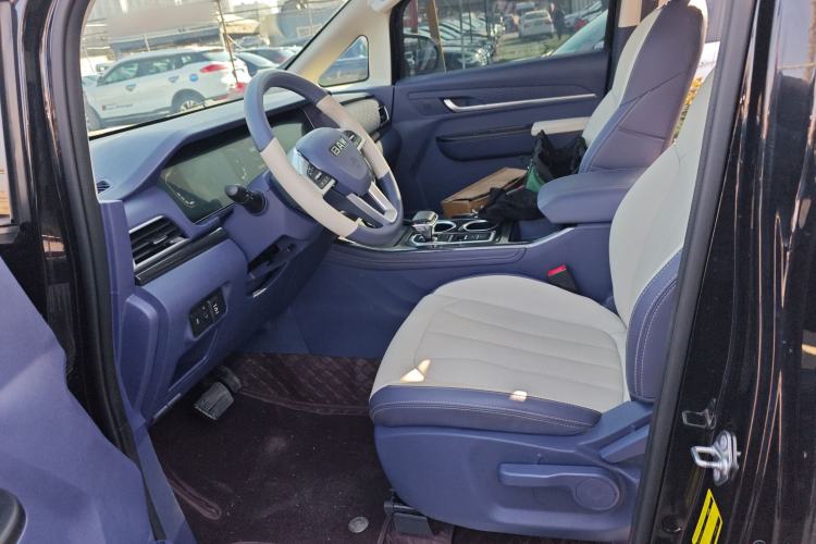 Used BAW Ruisheng Ace M7 2025 2.0L Automatic Long Wheelbase Luxury Version 7 Seats Left Front Seat