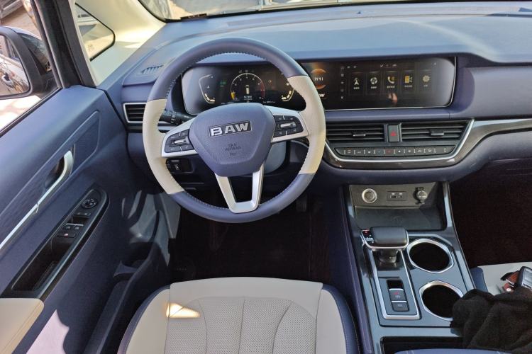 Used BAW Ruisheng Ace M7 2025 2.0L Automatic Long Wheelbase Luxury Version 7 Seats Steering Wheel