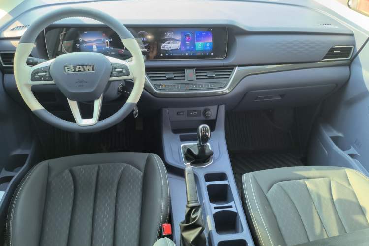 Used BAW Ruisheng Ace M7 2025 1.6L Manual Standard Wheelbase Comfort Version 5 Seats Center Console