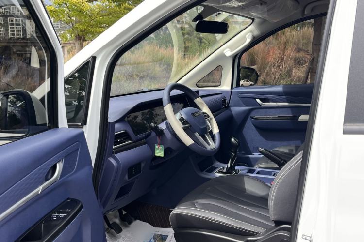 Used BAW Ruisheng Ace M7 2025 1.6L Manual Long Wheelbase Comfort Version 6/7 Seats Interior 1
