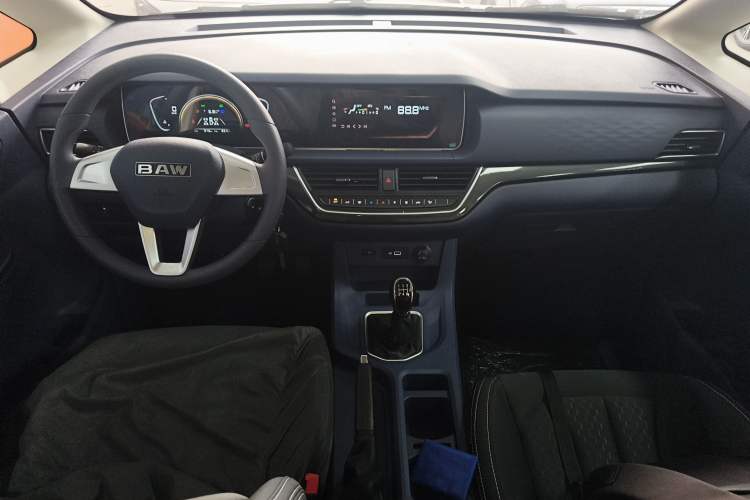 Used BAW Ruisheng Ace M7 2025 1.6L Manual Long Wheelbase Comfort Version 6/7 Seats Interior 2