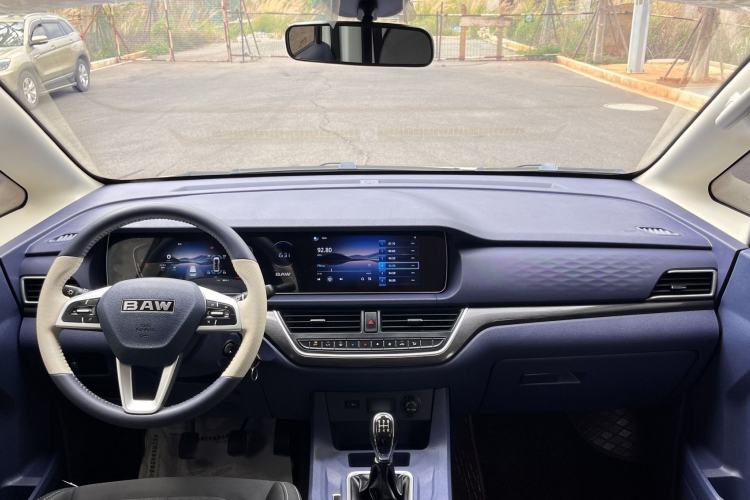 Used BAW Ruisheng Ace M7 2025 1.6L Manual Long Wheelbase Comfort Version 6/7 Seats Interior 2