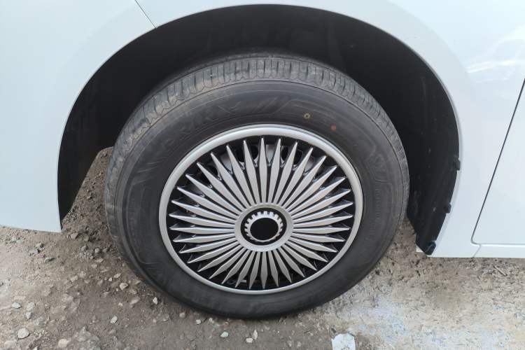 Used BAW Ruisheng Ace M7 2025 1.6L Manual Standard Wheelbase Comfort Version 5 Seats Left Front Wheel Hub