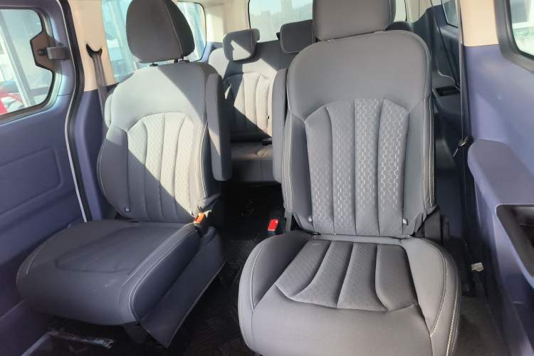 Used BAW Ruisheng Ace M7 2025 2.0L Automatic Long Wheelbase Luxury Version 7 Seats Left Rear Seat