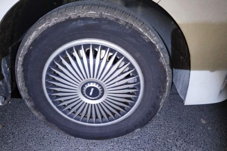 Used BAW Ruisheng Ace M7 2025 2.0L Manual Long Wheelbase Comfort Version 6/7 Seats Right Front Wheel Hub