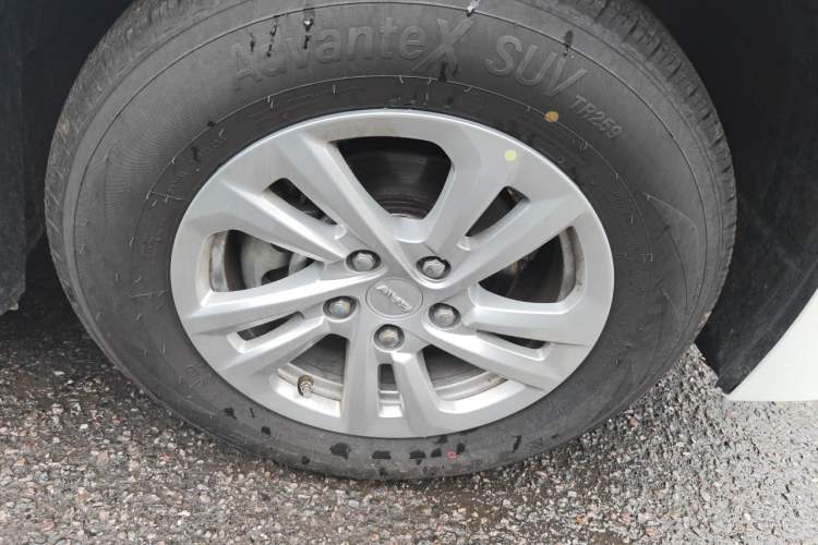 Used BAW Ruisheng Ace M7 2025 2.0L Manual Long Wheelbase Luxury Version 9 Seats Right Front Wheel Hub