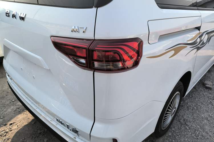 Used BAW Ruisheng Ace M7 2025 1.6L Manual Standard Wheelbase Comfort Version 5 Seats Right Rear Taillight