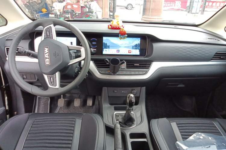Used BAW Ruisheng Ace M7 2026 Model Facelift 1.6L Manual Standard Wheelbase Comfort 5-Seater Center Console