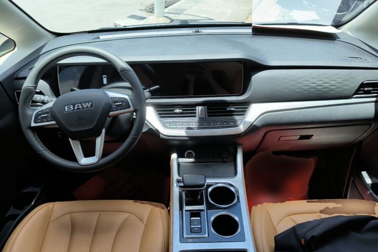 Used BAW Ruisheng Ace M7 2026 Model 2.0L Automatic Long-Wheelbase Luxury Version—7 Seats Center Console