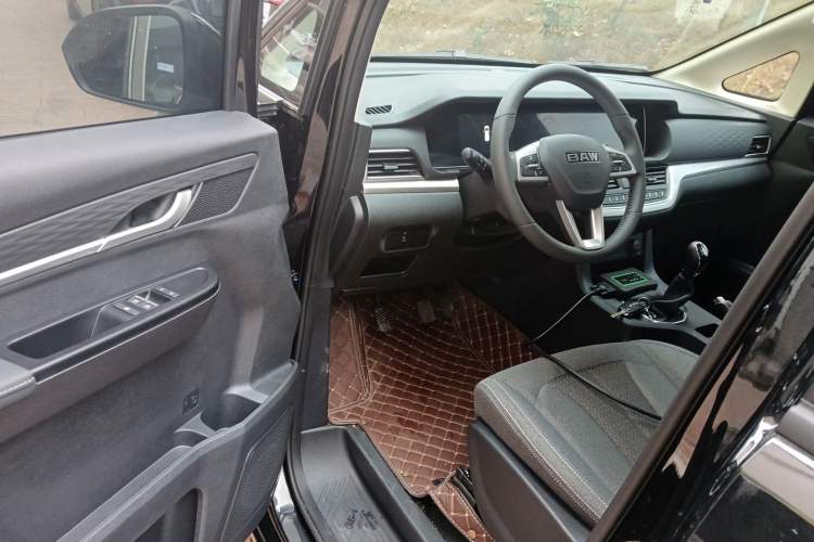 Used BAW Ruisheng Ace M7 2026 Model 1.6L Manual Standard Wheelbase Comfort 7-seater Driver Seat