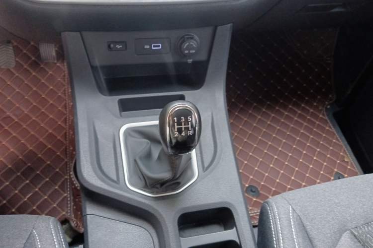 Used BAW Ruisheng Ace M7 2026 Model 1.6L Manual Standard Wheelbase Comfort 7-seater Gear Lever