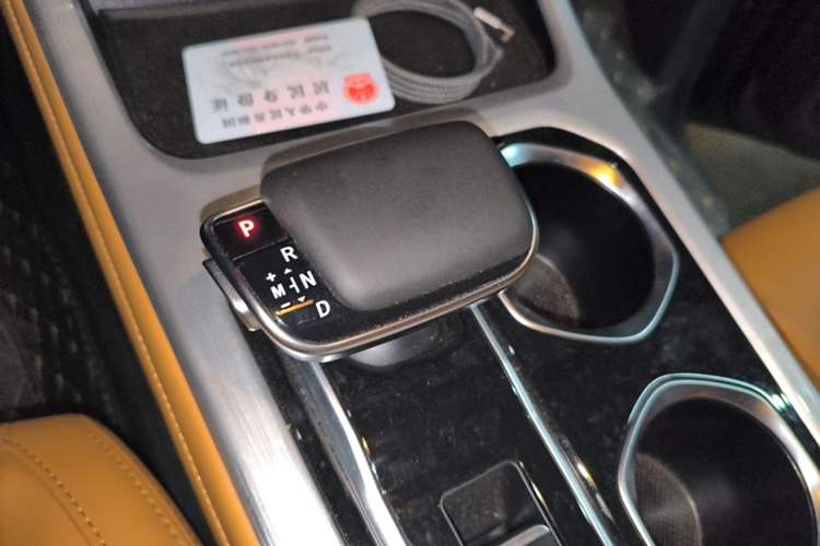 Used BAW Ruisheng Ace M7 2026 Model 2.0L Automatic Long-Wheelbase Luxury Version—9 Seats Gear Lever