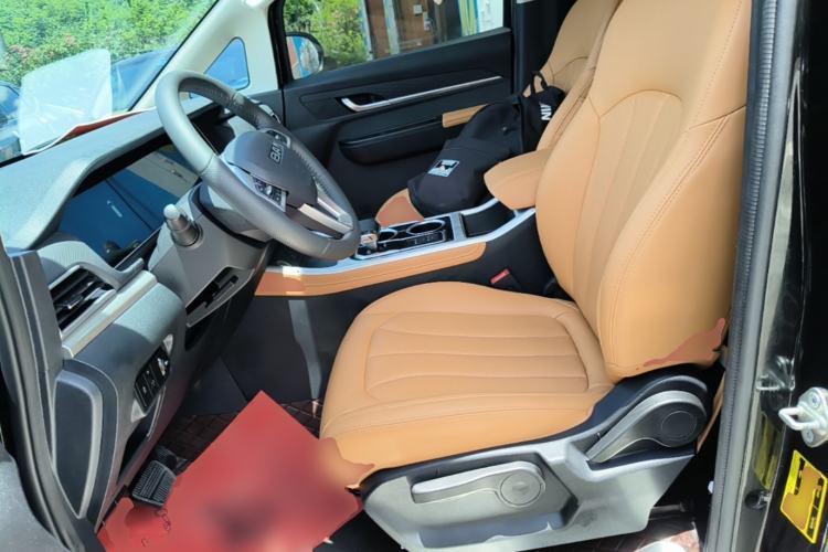 Used BAW Ruisheng Ace M7 2026 Model 2.0L Automatic Long-Wheelbase Luxury Version—7 Seats Left Front Seat