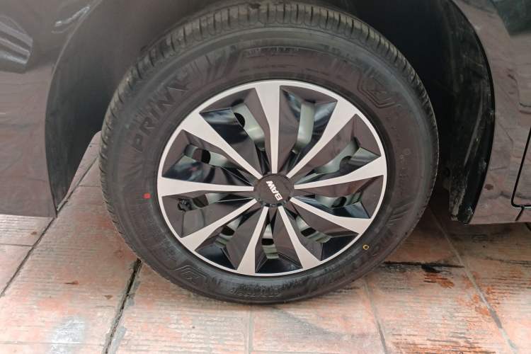 Used BAW Ruisheng Ace M7 2026 Model 1.6L Manual Standard Wheelbase Comfort 7-seater Left Front Wheel Hub