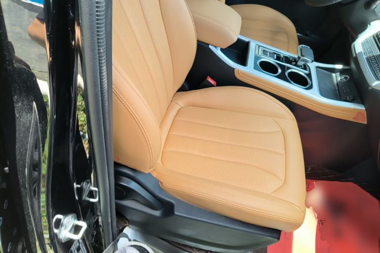 Used BAW Ruisheng Ace M7 2026 Model 2.0L Automatic Long-Wheelbase Luxury Version—7 Seats Right Front Seat