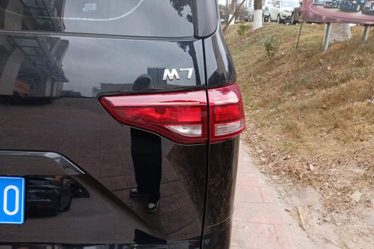 Used BAW Ruisheng Ace M7 2026 Model 1.6L Manual Standard Wheelbase Comfort 7-seater Right Rear Taillight