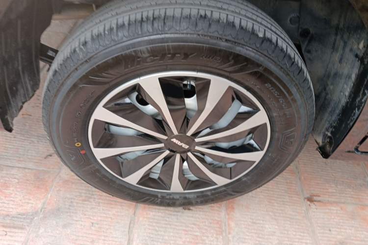 Used BAW Ruisheng Ace M7 2026 Model 1.6L Manual Standard Wheelbase Comfort 7-seater Right Rear Wheel Hub