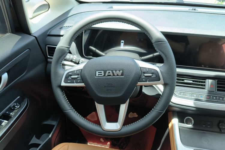 Used BAW Ruisheng Ace M7 2026 Model 2.0L Automatic Long-Wheelbase Luxury Version—7 Seats Steering Wheel