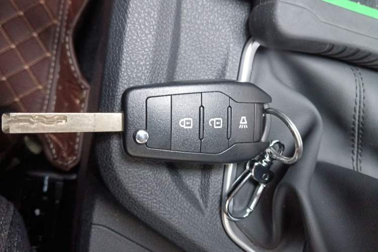 Used BAW Ruisheng Ace M7 2026 Model 1.6L Manual Standard Wheelbase Comfort 7-seater Vehicle Key