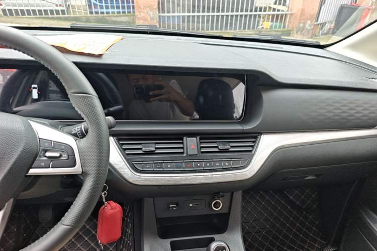 Used BAW Ruisheng Ace M7 2026 Model 1.6L Manual Standard Wheelbase Comfort 5-seater Audio And AC Panel