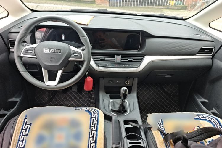 Used BAW Ruisheng Ace M7 2026 Model 1.6L Manual Standard Wheelbase Comfort 5-seater Center Console