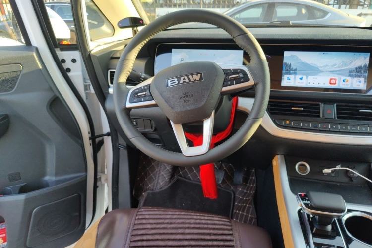 Used BAW Ruisheng Ace M7 2026 Model 2.0L Automatic Long-Wheelbase Mid-Range Commercial—9 Seats Steering Wheel