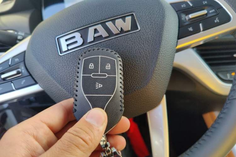 Used BAW Ruisheng Ace M7 2026 Model 2.0L Automatic Long-Wheelbase Mid-Range Commercial—9 Seats Vehicle Key