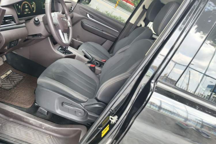 Used BAW Ruisheng Ace M7 New Energy 2023 Long Wheelbase · Enjoyment Edition Guoxuan 7-seater 65kWh Left Front Seat