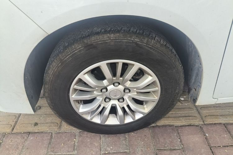Used BAW Ruisheng Ace M7 New Energy 2023 Long Wheelbase · Enjoyment Edition Guoxuan 7-seater 65kWh Left Front Wheel Hub