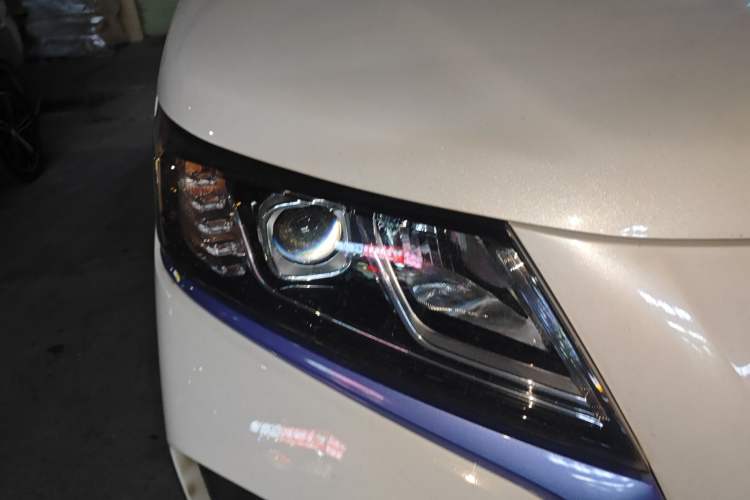 Used BAW Ruisheng Ace M7 New Energy 2023 Long Wheelbase · Luxury Commercial Version Guoxuan 9-seater 65kWh Right Front Headlight
