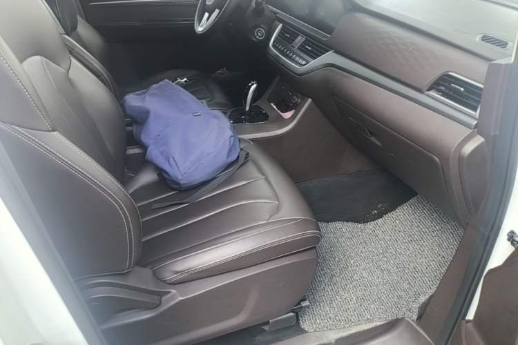 Used BAW Ruisheng Ace M7 New Energy 2023 Long Wheelbase · Enjoyment Edition Guoxuan 7-seater 65kWh Right Front Seat