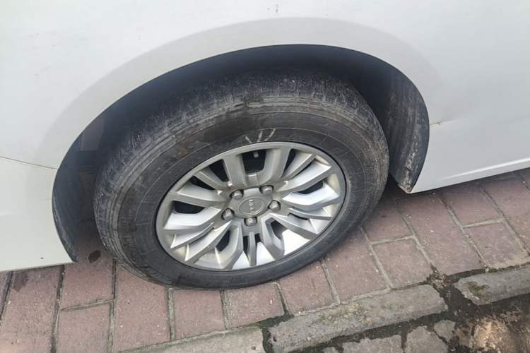 Used BAW Ruisheng Ace M7 New Energy 2023 Long Wheelbase · Enjoyment Edition Guoxuan 7-seater 65kWh Right Rear Wheel Hub