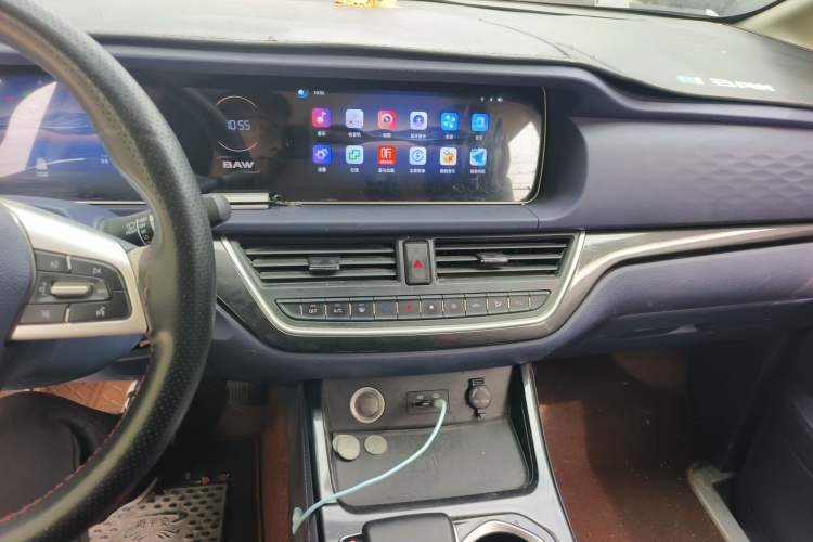 Used BAW Ruisheng Ace M7 New Energy 2025 505KM Prestige Version 9 Seats Audio And AC Panel