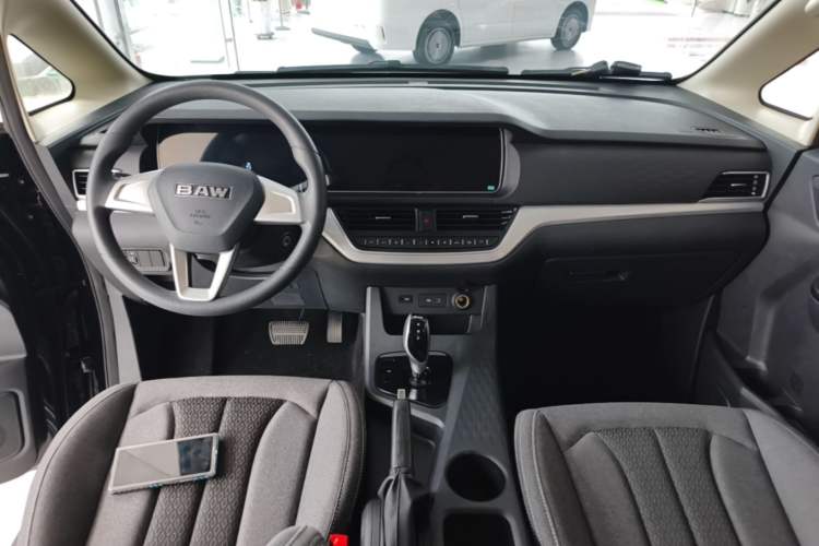 Used BAW Ruisheng Ace M7 New Energy 2025 365KM Entrepreneur Edition 7-seater Center Console