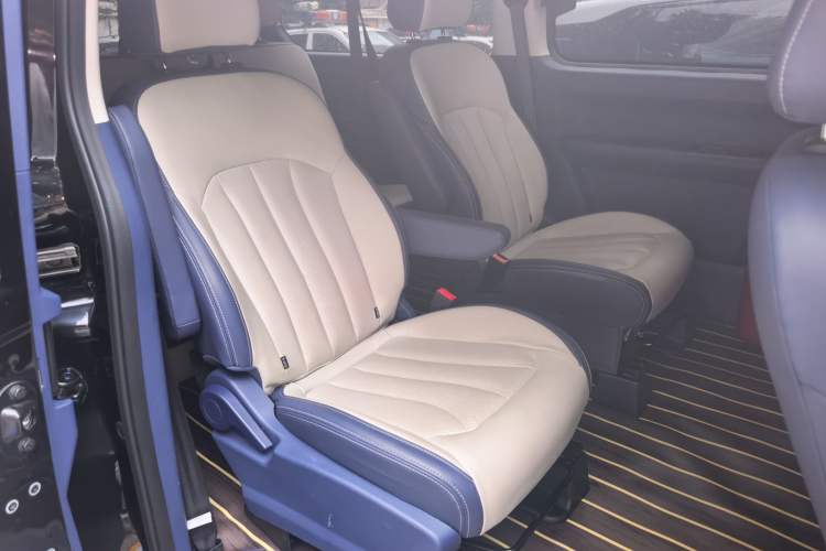 Used BAW Ruisheng Ace M7 New Energy 2025 365KM Wealth Creation Edition 7 Seats Left Rear Seat