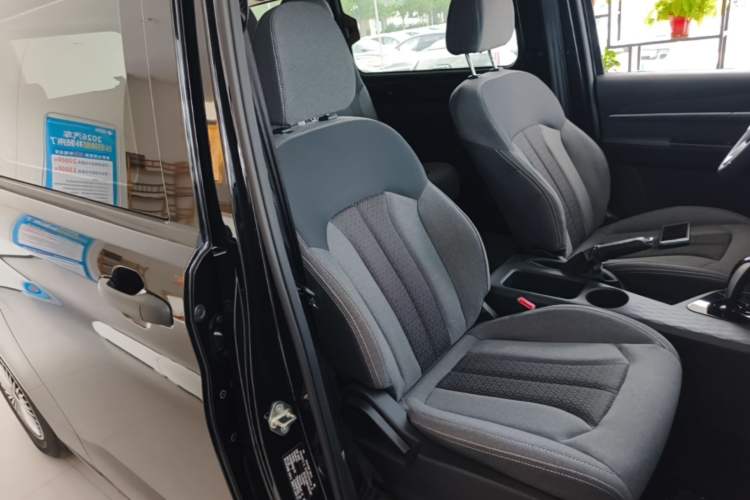Used BAW Ruisheng Ace M7 New Energy 2025 365KM Entrepreneur Edition 7-seater Right Front Seat