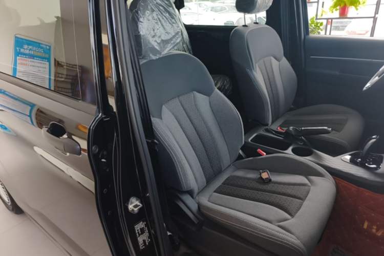 Used BAW Ruisheng Ace M7 New Energy 2025 365KM Entrepreneur Edition 7-seater Right Front Seat