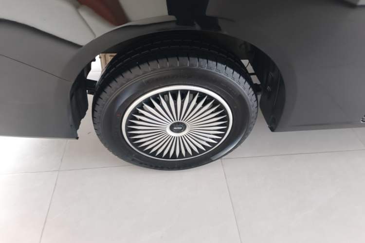 Used BAW Ruisheng Ace M7 New Energy 2025 365KM Entrepreneur Edition 7-seater Right Rear Wheel Hub