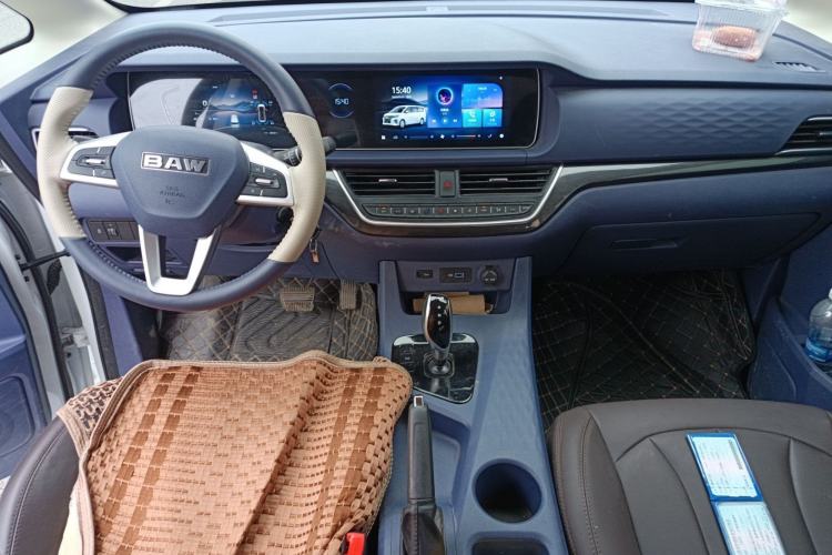 Used BAW Ruisheng Ace M7 New Energy 2025 320KM Luxury Mid-Range Commercial 9-Seater Interior 2