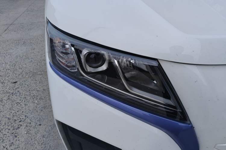 Used BAW Ruisheng Ace M7 New Energy 2025 365KM Entrepreneur Edition 7-seater Right Front Headlight