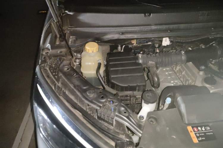 Used BAW RuiSheng M8  Engine Bay Right