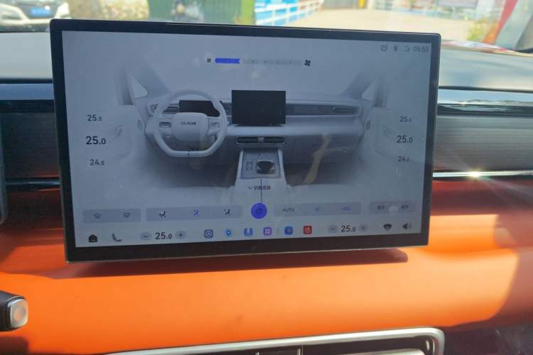 Used BAW RuiSheng M8 2026 Model, All-Electric Version, 560 Deluxe, 7-seater Audio And AC Panel