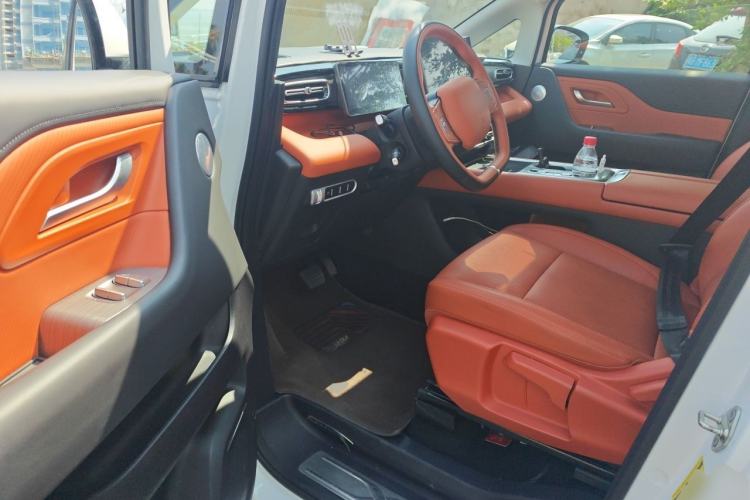 Used BAW RuiSheng M8 2026 Model, All-Electric Version, 560 Deluxe, 7-seater Driver Seat