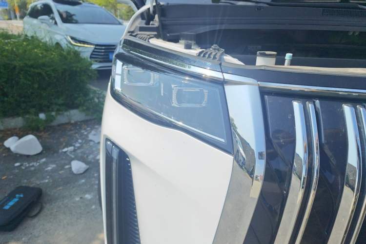 Used BAW RuiSheng M8 2026 Model, All-Electric Version, 560 Deluxe, 7-seater Right Front Headlight