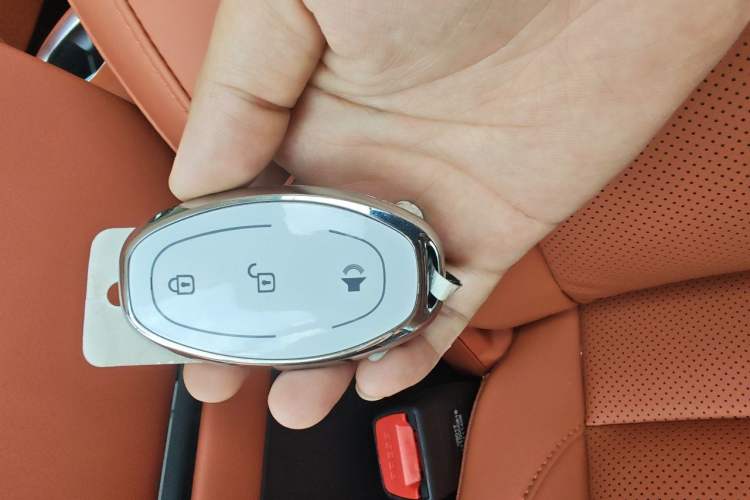 Used BAW RuiSheng M8 2026 Model, All-Electric Version, 560 Deluxe, 7-seater Vehicle Key